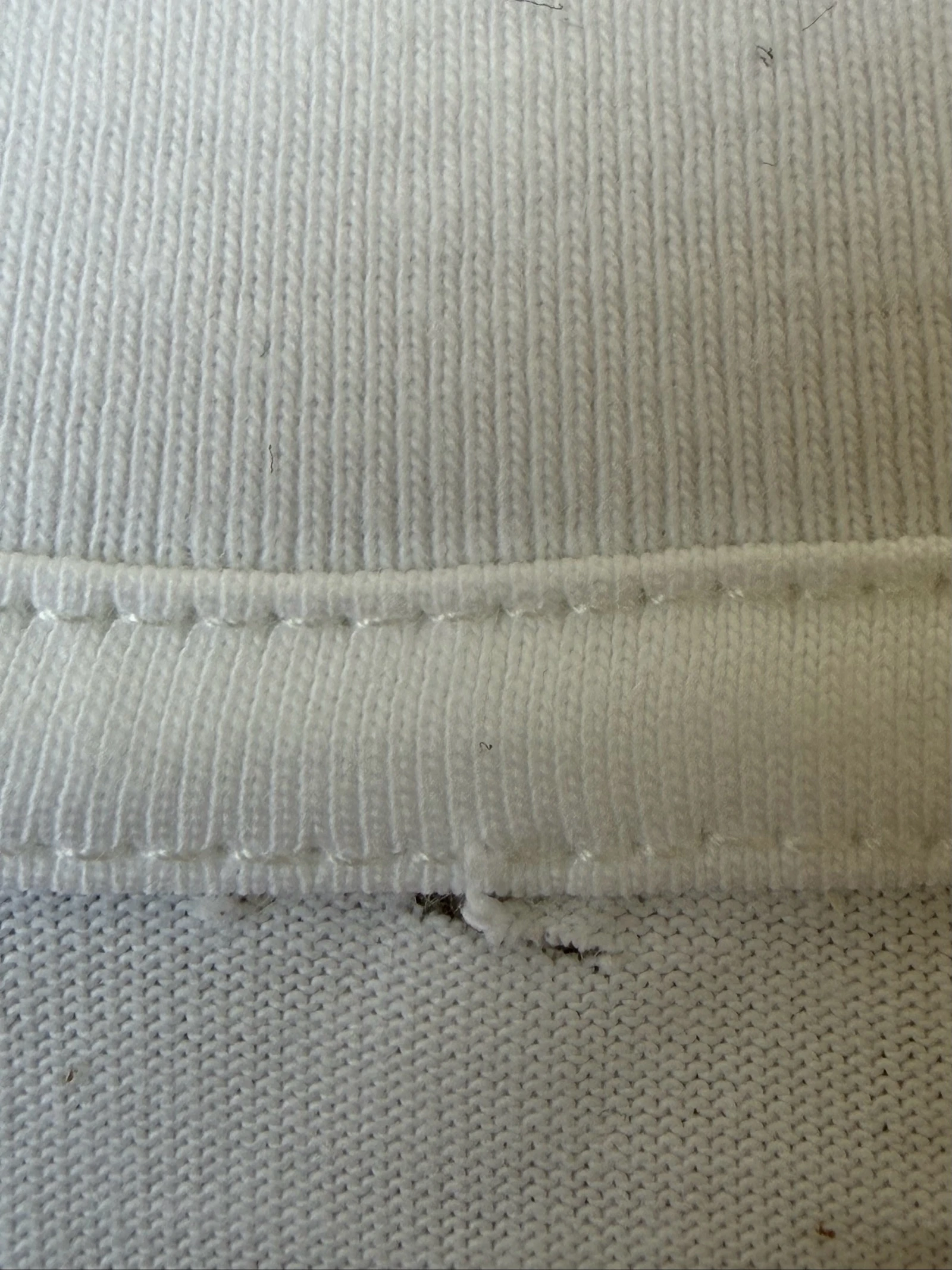 T-Shirt Stussy com marcas de calor – photo 3